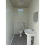 Módulo sanitario accesible con inodoro y ducha. - Imagen 6