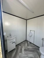 Contenedor sanitario 2,00 x 2,00 m con inodoro y urinario - Imagen 2