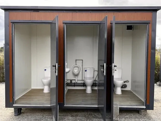 Contenedor sanitario con 3 cabinas WC - Imagen 7